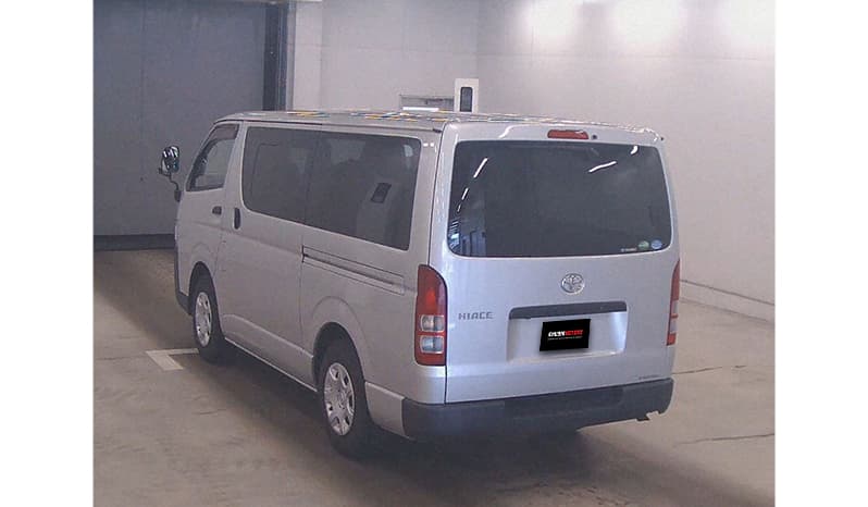 2018 Toyota Hiace image-4