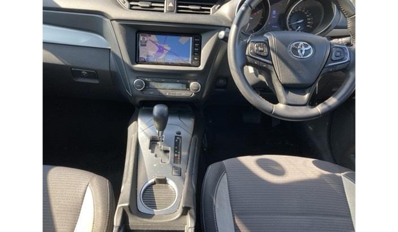 2018 Toyota Avensis image-3