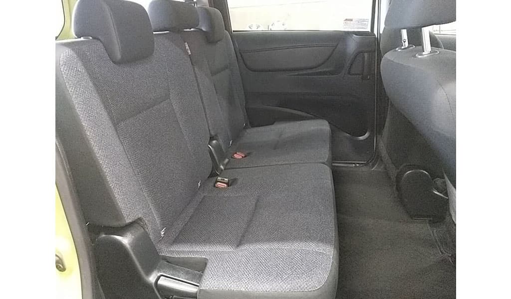 2018 Toyota Sienta image-7