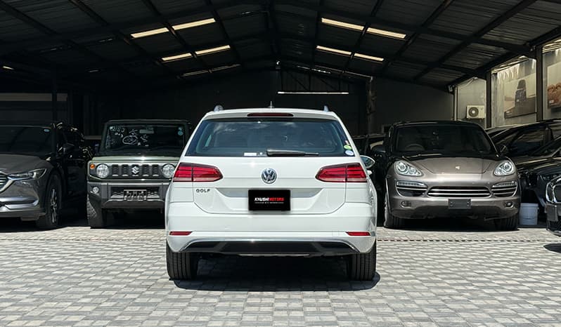2018 Volkswagen Golf Variant image-10