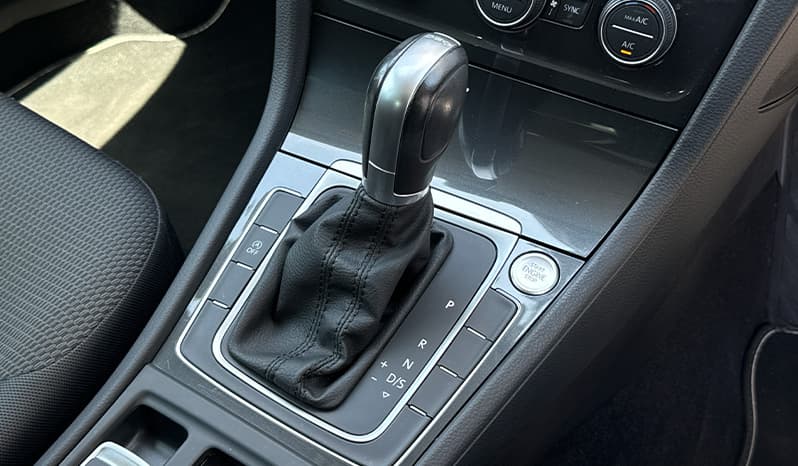 2018 Volkswagen Golf Variant image-16