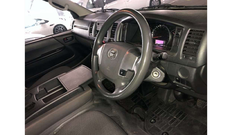 2018 Toyota Hiace image-4