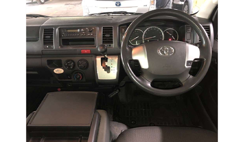2018 Toyota Hiace image-5