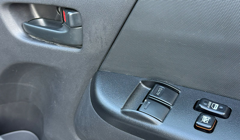 2018 Toyota Hiace image-10