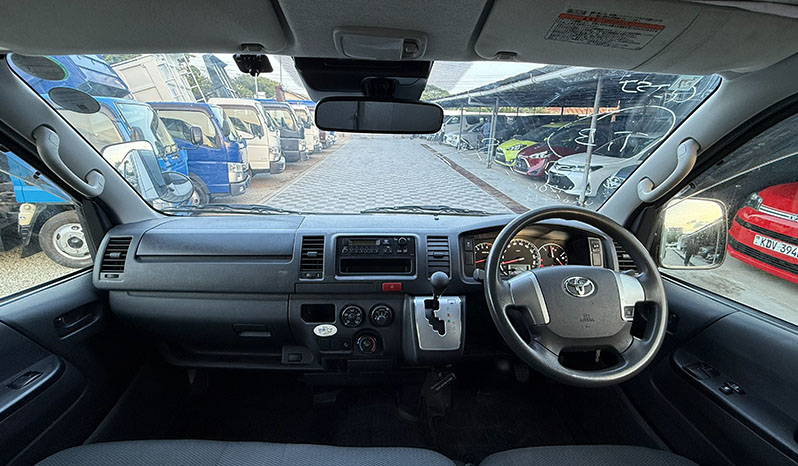 2018 Toyota Hiace image-13