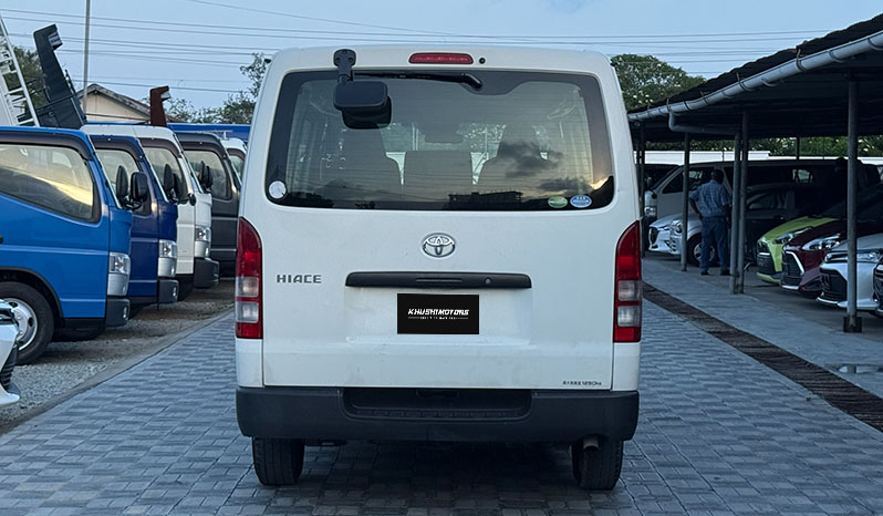2018 Toyota Hiace image-15