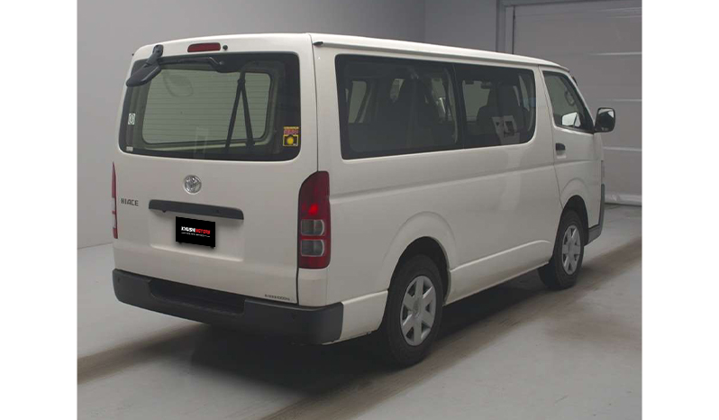 2018 Toyota Hiace image-4
