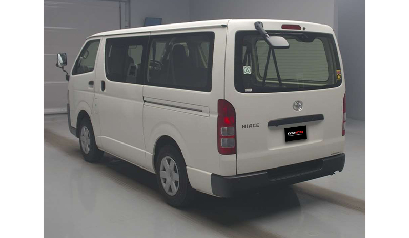 2018 Toyota Hiace image-9