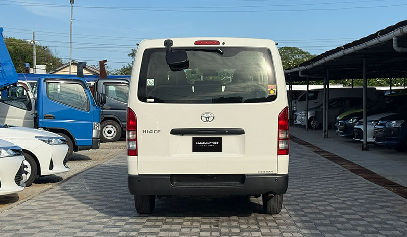 2018 Toyota Hiace image-14
