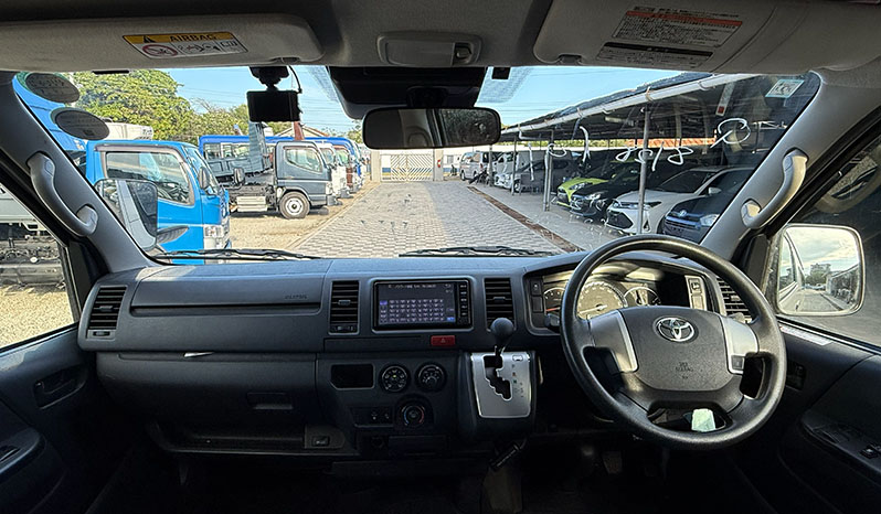 2018 Toyota Hiace image-16