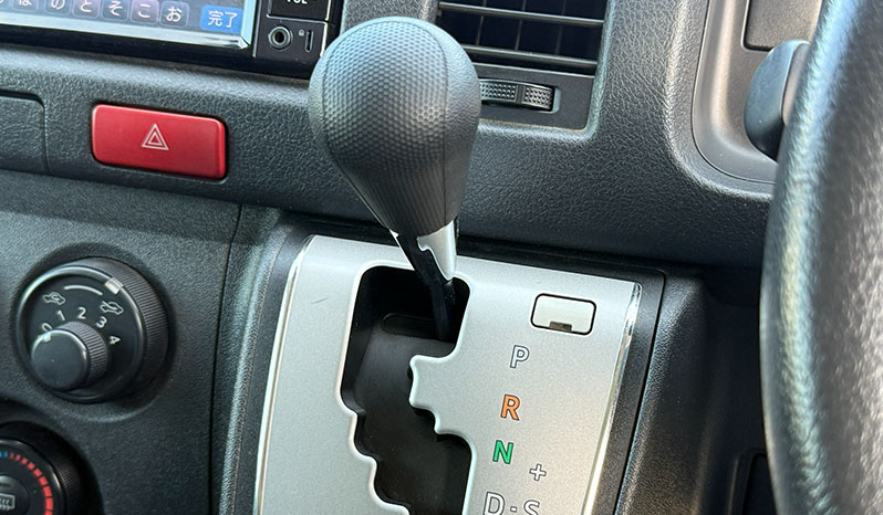 2018 Toyota Hiace image-18
