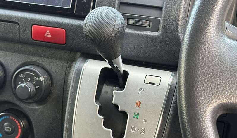 2018 Toyota Hiace image-15
