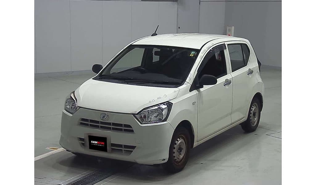 2018 Daihatsu Mira Es B image-2