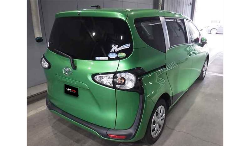 2018 Toyota Sienta image-3