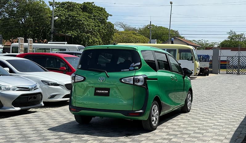 2018 Toyota Sienta image-10