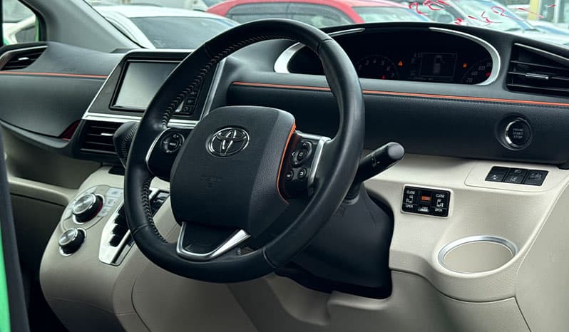 2018 Toyota Sienta image-11
