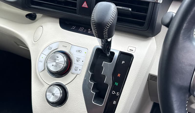 2018 Toyota Sienta image-15