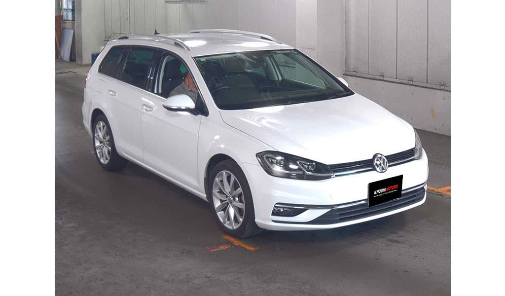 2018 Volkswagen Golf Variant image-2