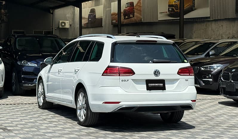 2018 Volkswagen Golf Variant image-10