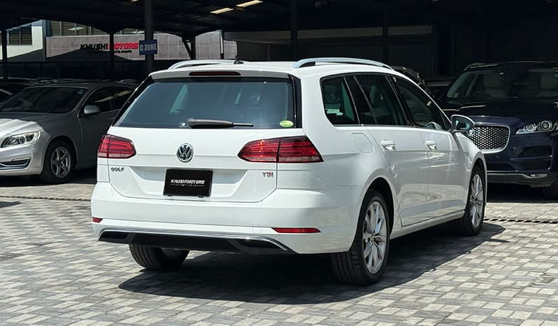 2018 Volkswagen Golf Variant image-12