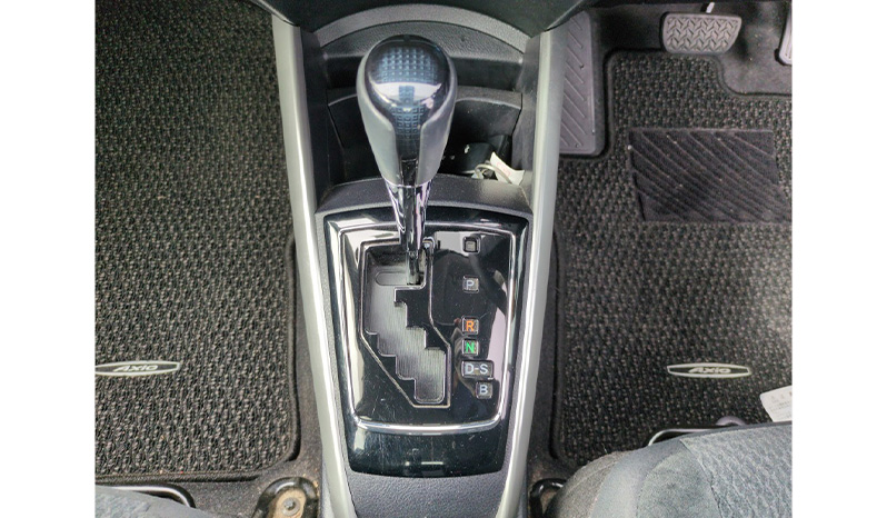 2018 Toyota Corolla Axio image-9