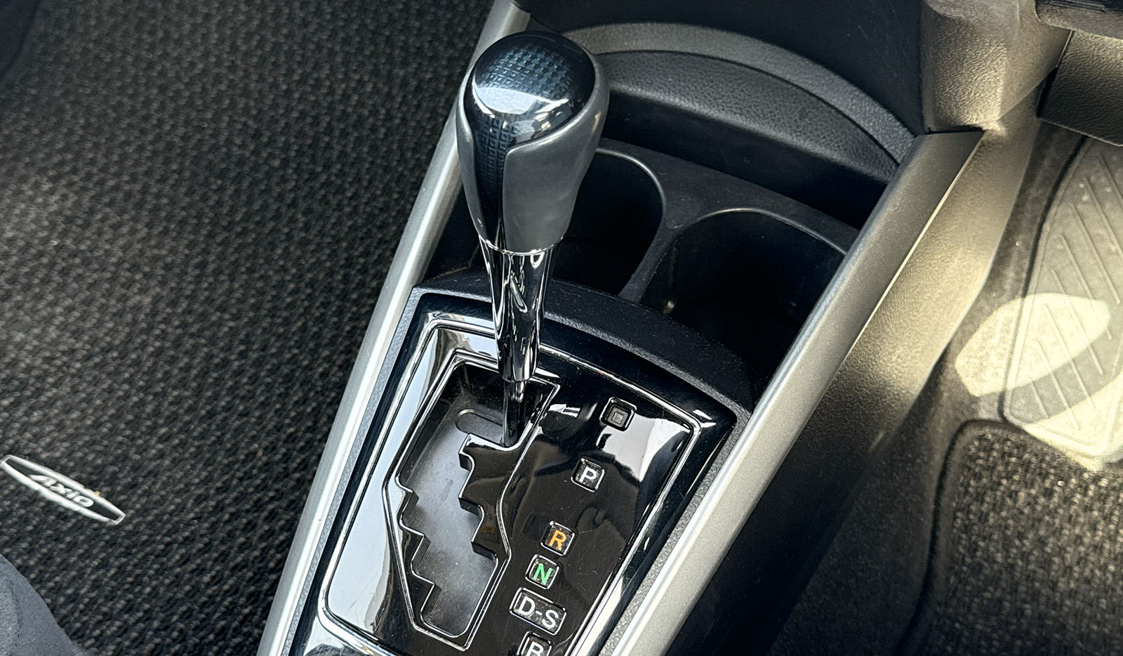 2018 Toyota Corolla Axio image-12