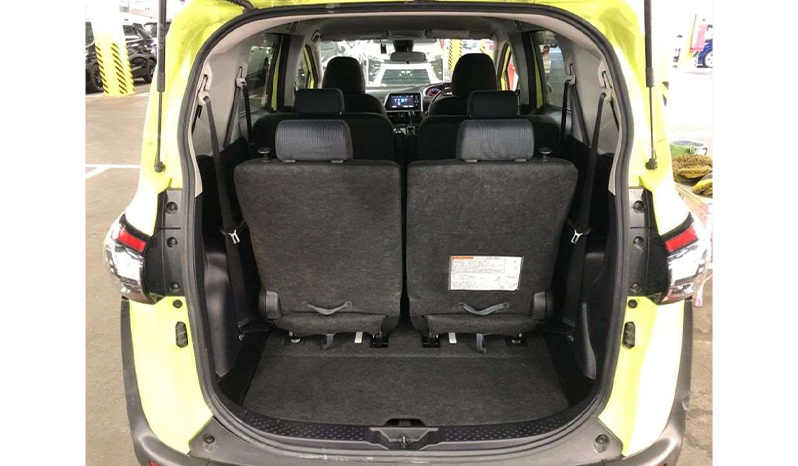 2018 Toyota Sienta image-5