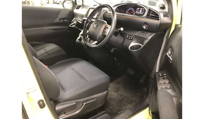 2018 Toyota Sienta image-8