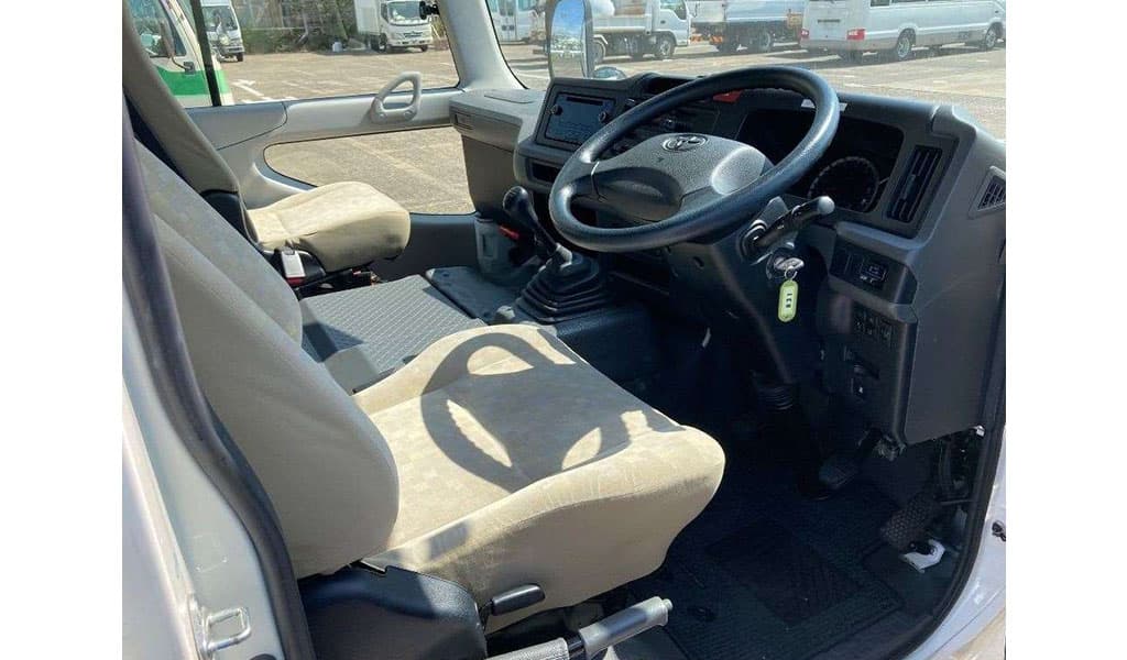 2019 Toyota Coaster image-6
