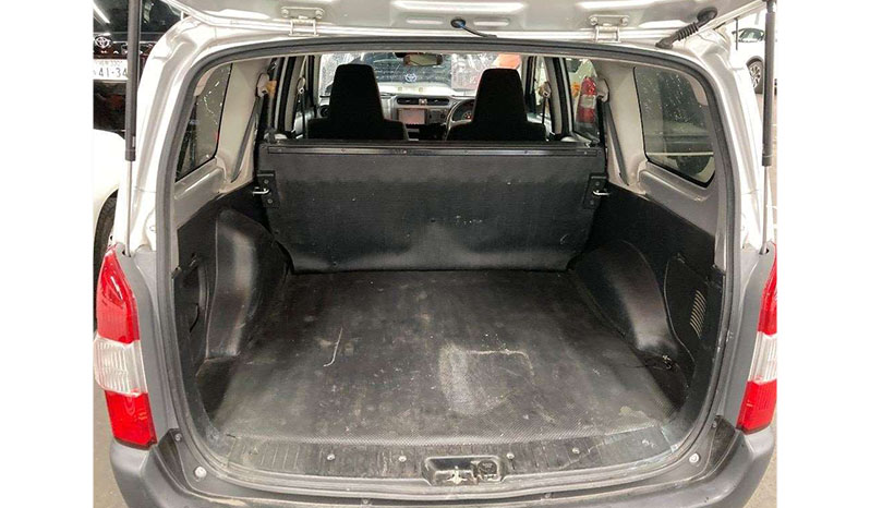 2018 Toyota Succeed image-2