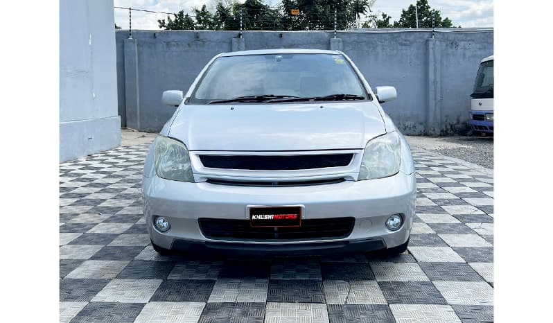 2002 Toyota IST image-1