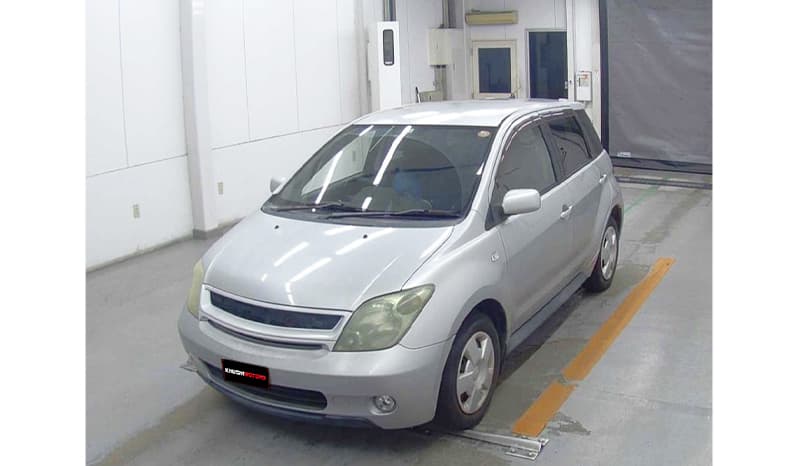 2002 Toyota IST image-9