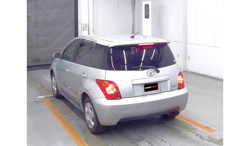 2002 Toyota IST image-11