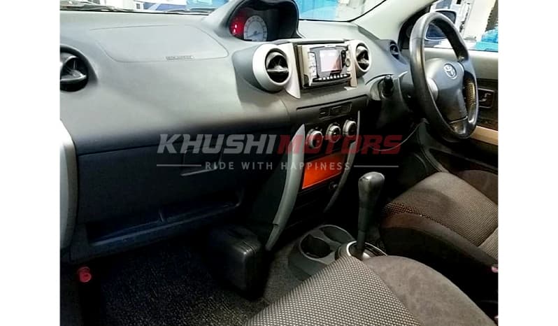 2002 Toyota IST image-12
