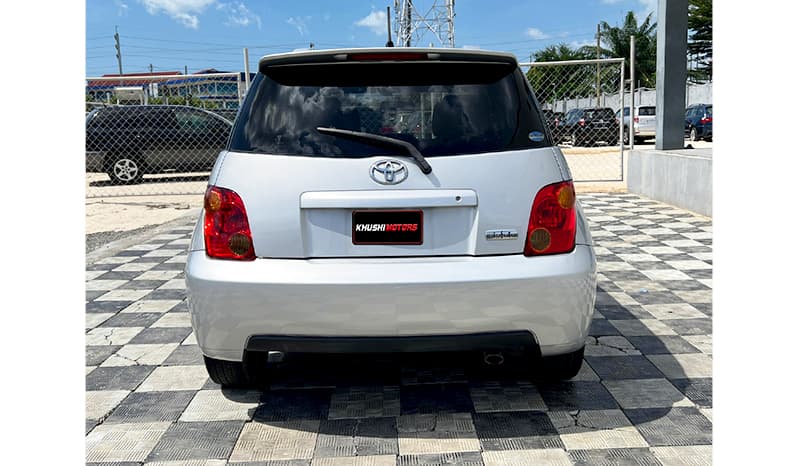 2002 Toyota IST image-16