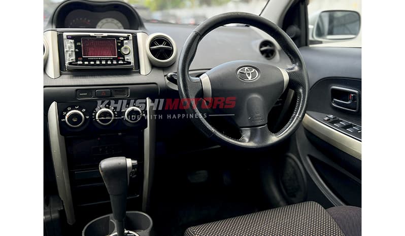 2002 Toyota IST image-18