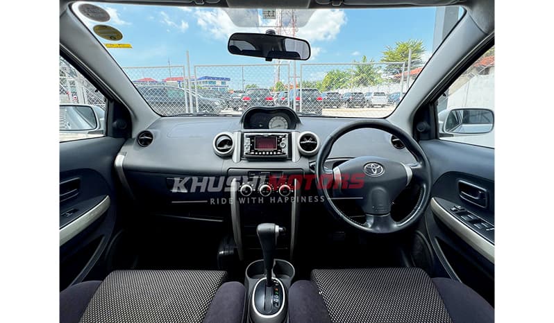 2002 Toyota IST image-20