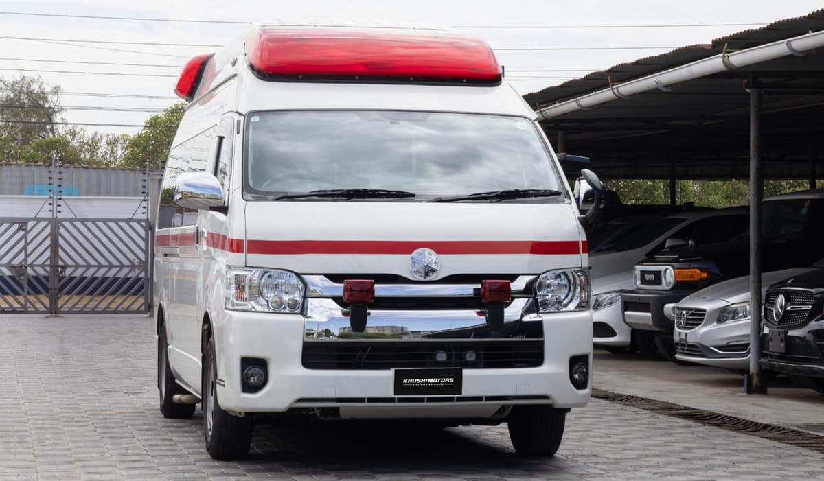 2018 Toyota Hiace Ambulance image-1