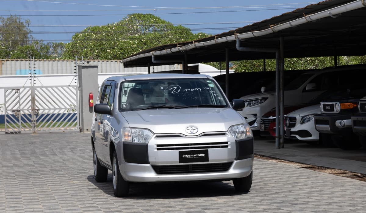 2019 Toyota Succeed image-1