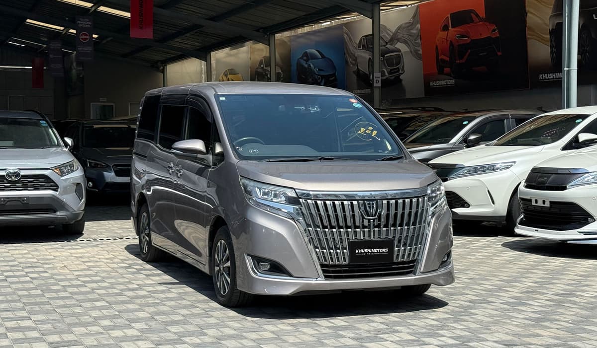 2019 Toyota Esquire image-1