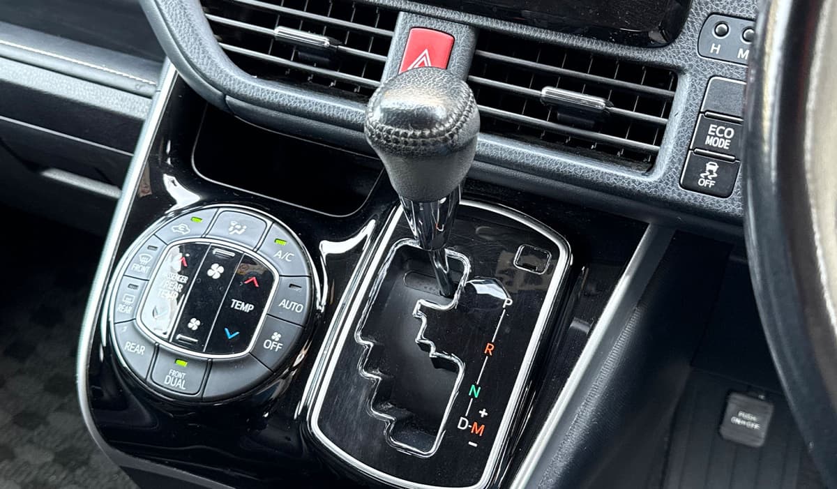2019 Toyota Esquire image-15