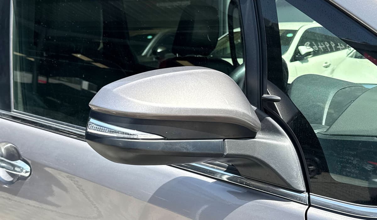 2019 Toyota Esquire image-17