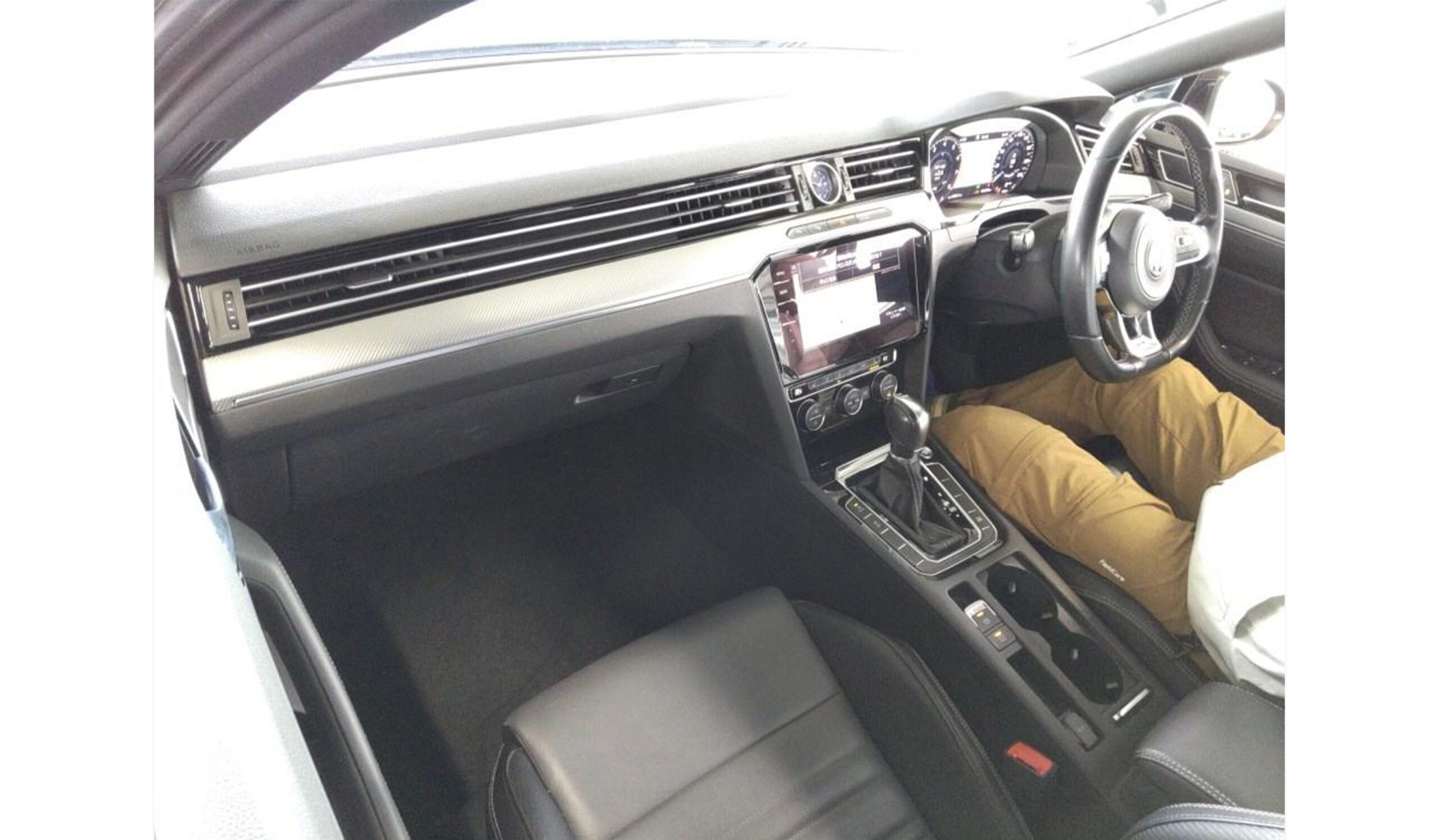 2019 Volkswagen Passat image-6