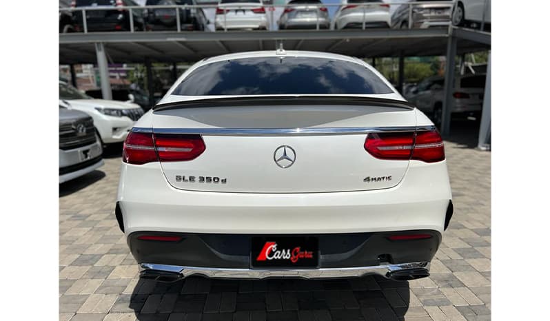 2017 Mercedes-Benz GLE-Class GLE350d image-2