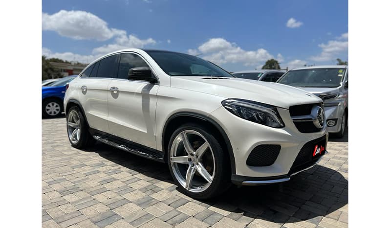 2017 Mercedes-Benz GLE-Class GLE350d image-3