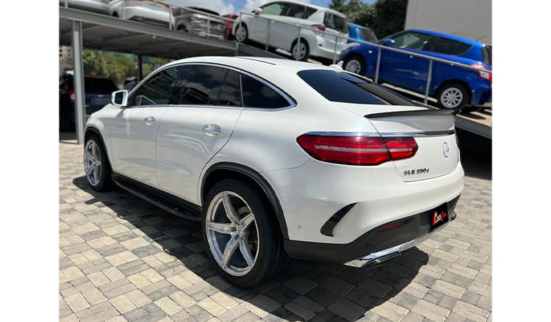 2017 Mercedes-Benz GLE-Class GLE350d image-4