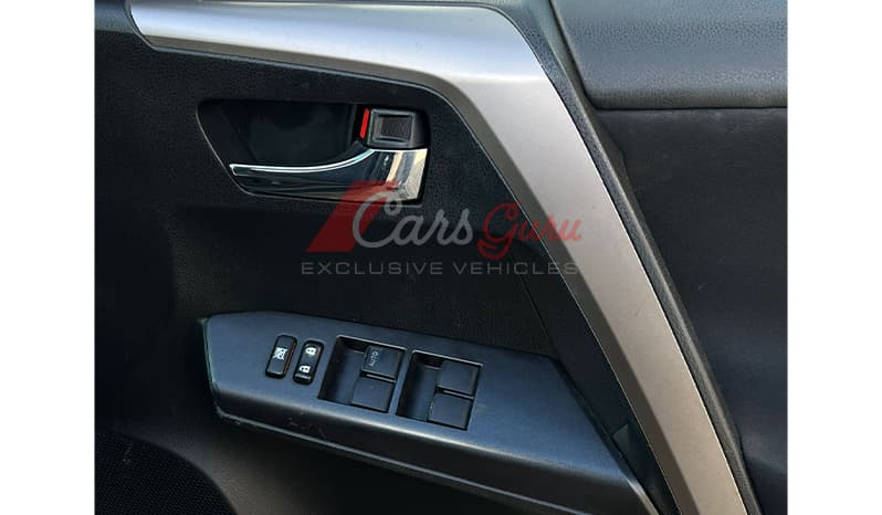 2016 Toyota RAV4 image-8
