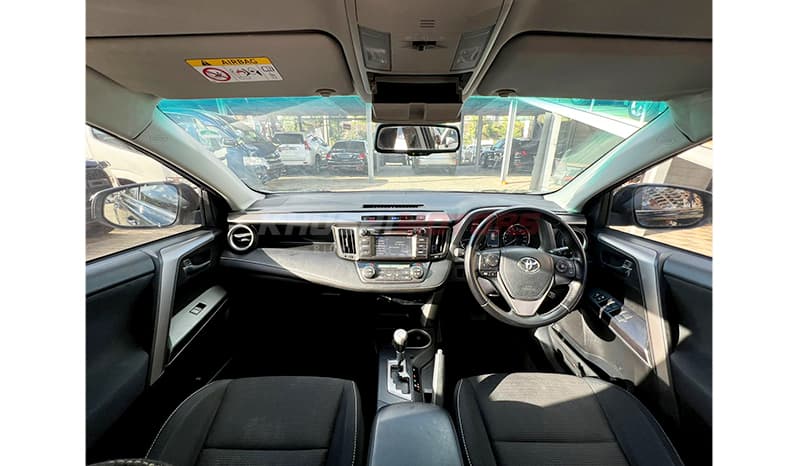 2016 Toyota RAV4 image-14
