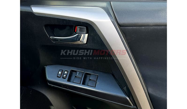 2016 Toyota RAV4 image-17