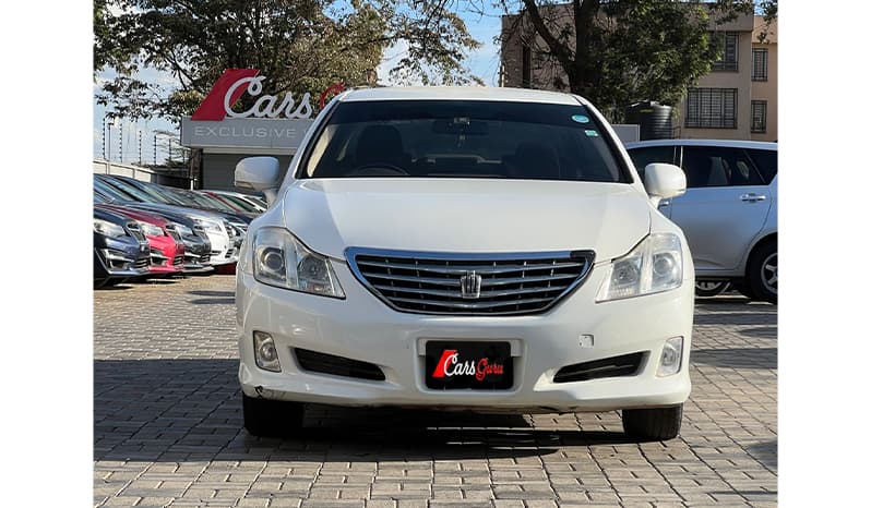 2009 Toyota Crown Royal Saloon image-2